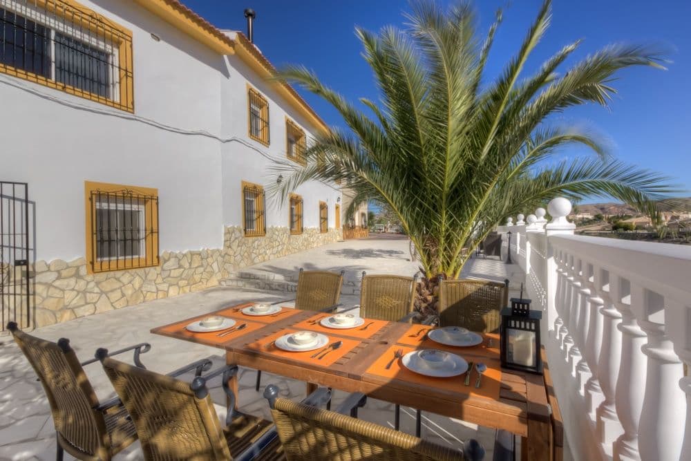 Villa Damara